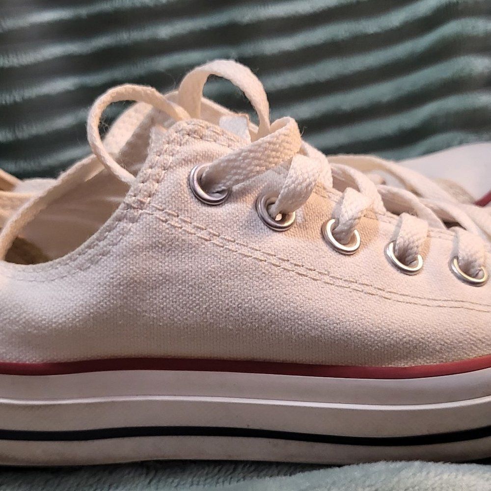 Converse Chuck Taylor All Star White Low Tops | Women's 7 - Picture 5 of 10